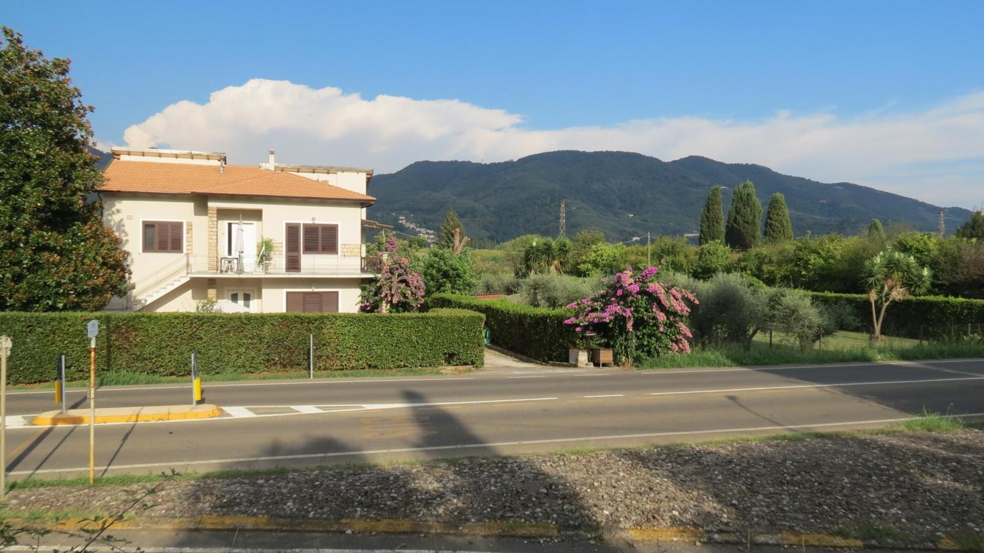 Casa Vacanze “Bouganville” Loc Avane Pisa Vecchiano Ngoại thất bức ảnh